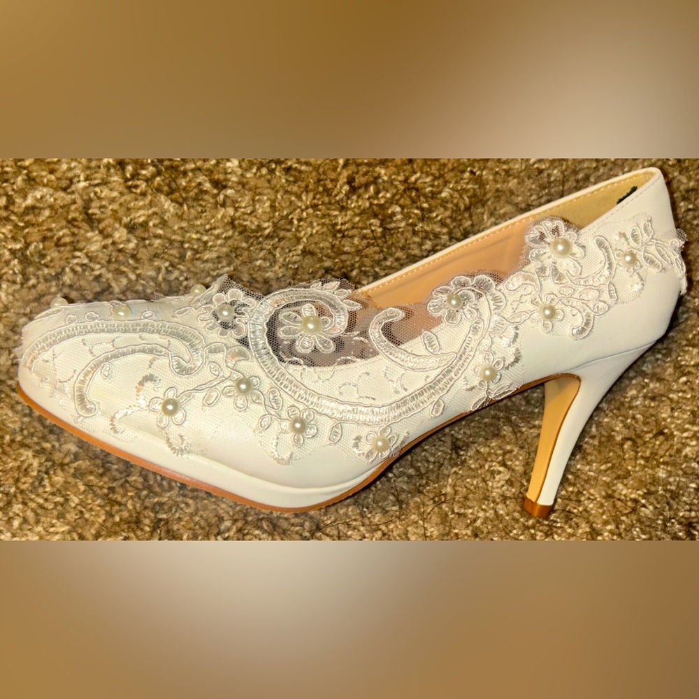 Elegant White Lace Heels